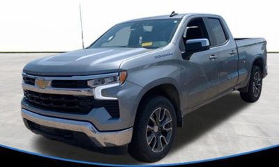 2025 Chevrolet Silverado LT
