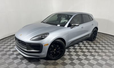 2023 Porsche Macan T