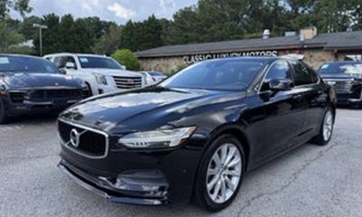2017 Volvo S90 Momentum