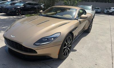 2018 Aston Martin DB11 2 Seating Configuration