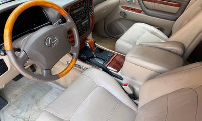 2001 Lexus LX 470