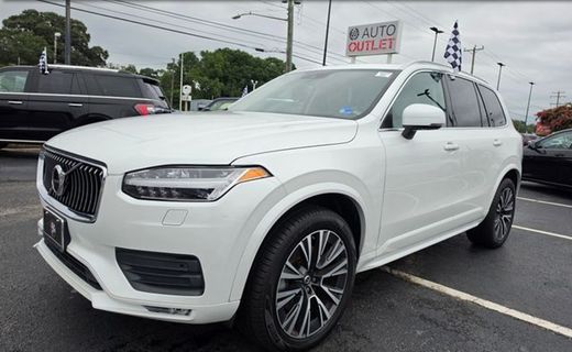 2020 Volvo XC90 Momentum