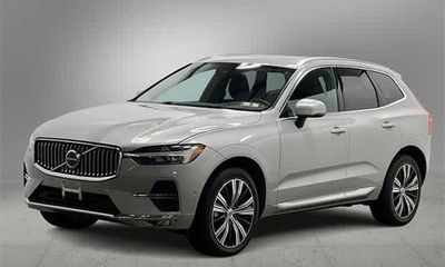 2023 Volvo XC60 Plus Bright