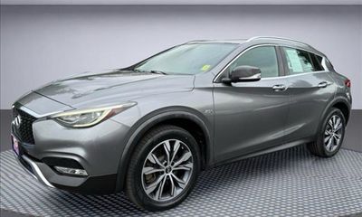 2017 Infiniti QX30 Premium