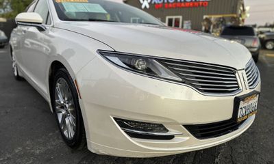 2013 Lincoln MKZ Base