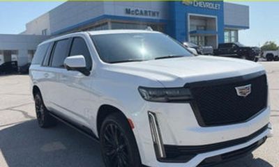 2022 Cadillac Escalade ESV Premium Luxury
