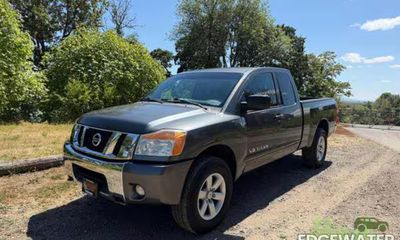 2012 Nissan Titan SV