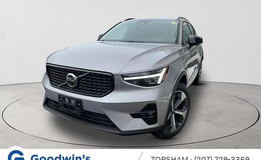 2026 Volvo XC40 Plus Dark