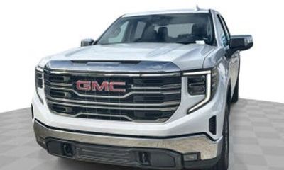2025 GMC Sierra SLT