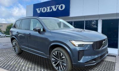 2026 Volvo XC90 Ultra Dark