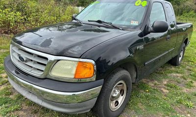 2004 Ford F-150 Heritage Classic Styleside