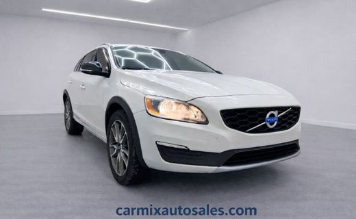 2017 Volvo V60CC Premier