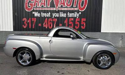 2005 Chevrolet SSR LS