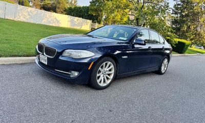 2011 BMW 528I I