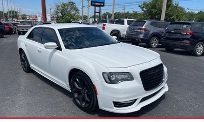 2022 Chrysler 300 Touring L