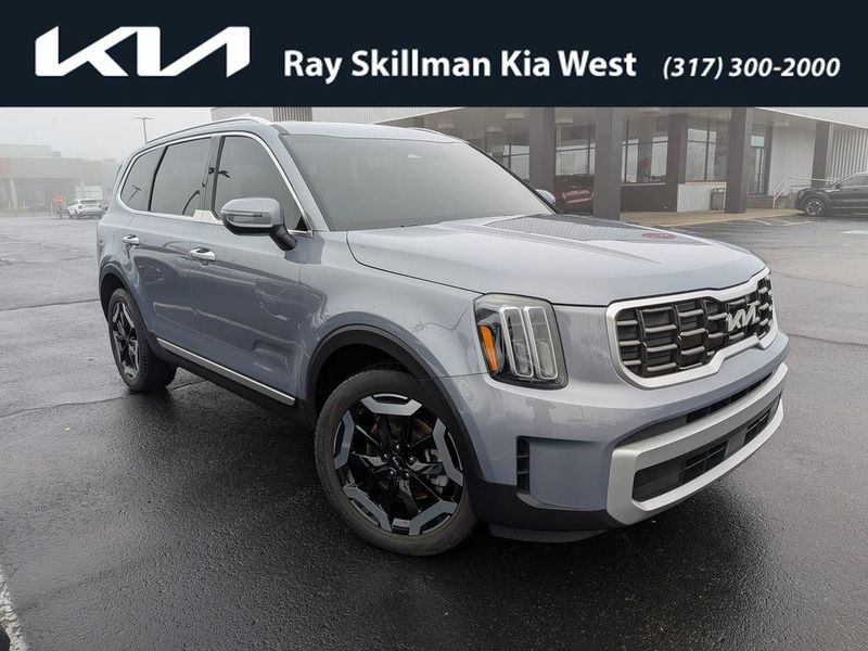 2023 Kia Telluride — a typically priced live listing