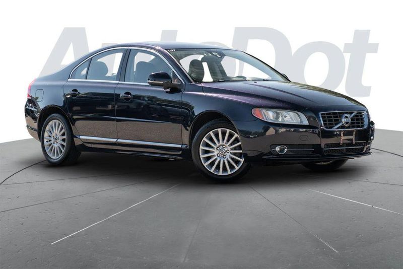 2013 Volvo S80 — a typically priced live listing