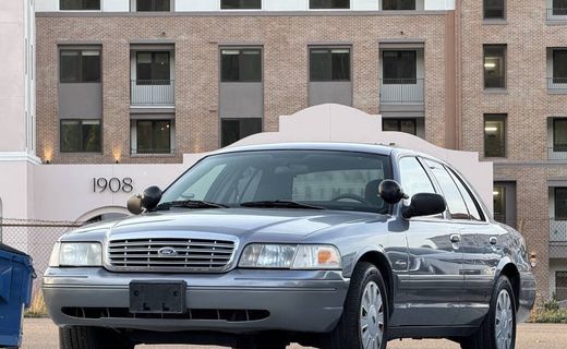 2006 Ford Crown Victoria Base