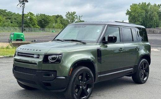 2026 Land Rover Defender 110 SE