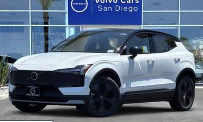 2026 Volvo EX30 CC Ultra