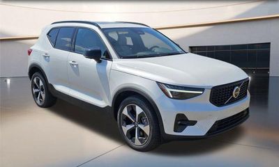 2026 Volvo XC40 Plus Dark