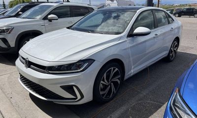 2025 Volkswagen Jetta SEL