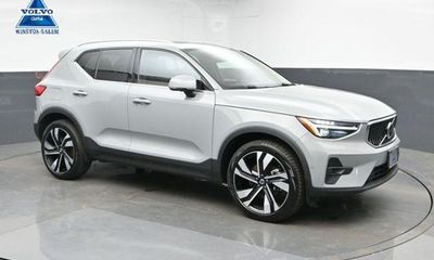 2024 Volvo XC40 Plus Bright