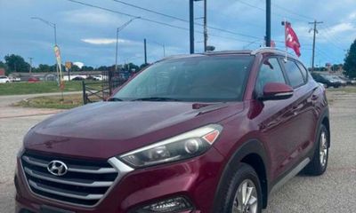 2017 Hyundai Tucson SE Popular Equipment