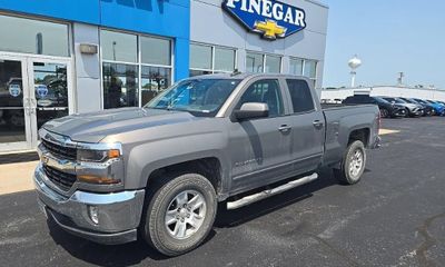 2017 Chevrolet Silverado LT