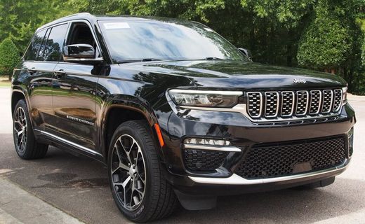 2023 Jeep Grand Cherokee Summit