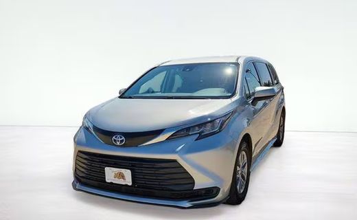 2021 Toyota Sienna LE