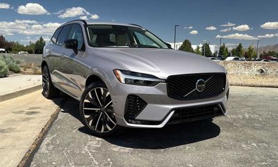 2026 Volvo XC60 Ultra Dark