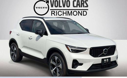 2026 Volvo XC40 Plus Dark
