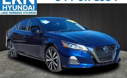 2022 Nissan Altima SR