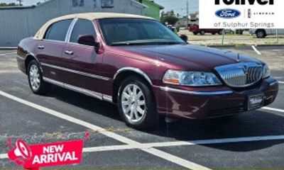 2007 Lincoln Town CAR Signature Limited