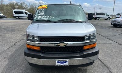 2017 Chevrolet Express Passenger LT EXT