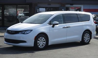 2021 Chrysler Voyager L