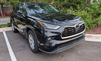 2022 Toyota Highlander LE