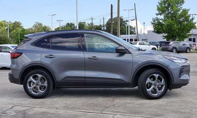 2025 Ford Escape ST Line