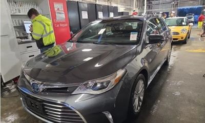 2017 Toyota Avalon Hybrid