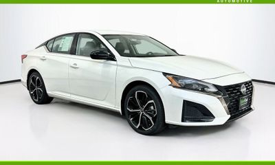 2023 Nissan Altima SR