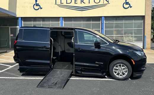 2024 Chrysler Voyager LX