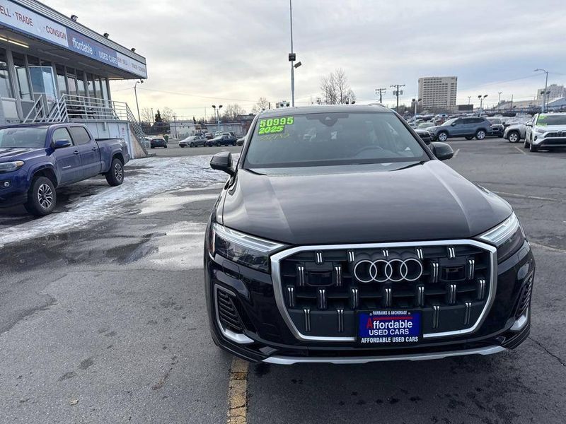 2025 Audi Q7 — a typically priced live listing