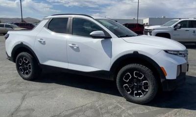 2023 Hyundai Santa Cruz SEL Premium