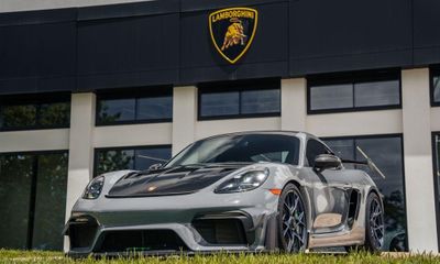 2023 Porsche 718 Cayman GT4 RS