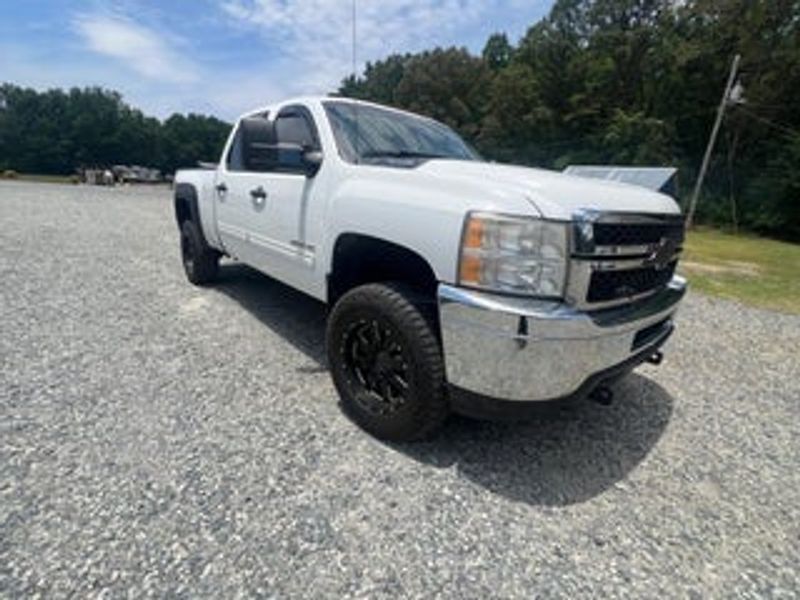 2011 Chevrolet Silverado 2500hd — a typically priced live listing