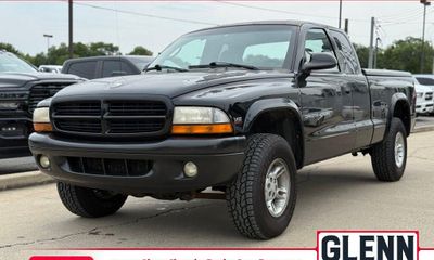 2000 Dodge Dakota Base