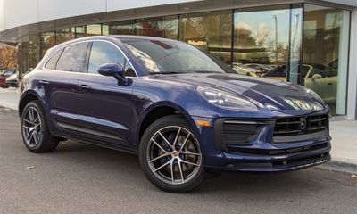 2023 Porsche Macan T