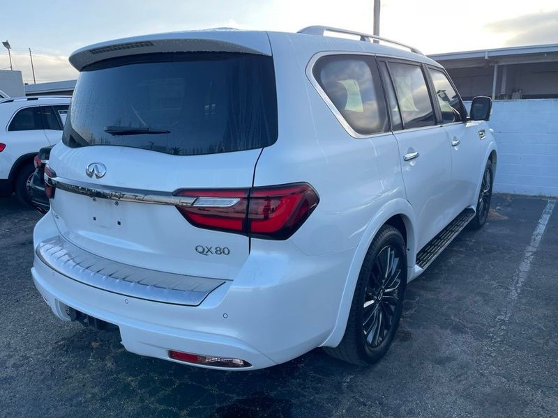 2021 Infiniti QX80 — a typically priced live listing