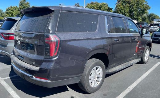 2025 Chevrolet Suburban LT